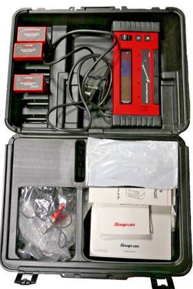 Mt2500s2900 Snap-on Scanner Mt 2500s2900 With Cartridges Keys Adapters And More